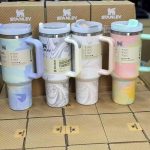 ماگ استنلی دسته دار(۱.۱۸ لیتر ) Quencher H2.O Tumbler طرح رگه دار - Image 4