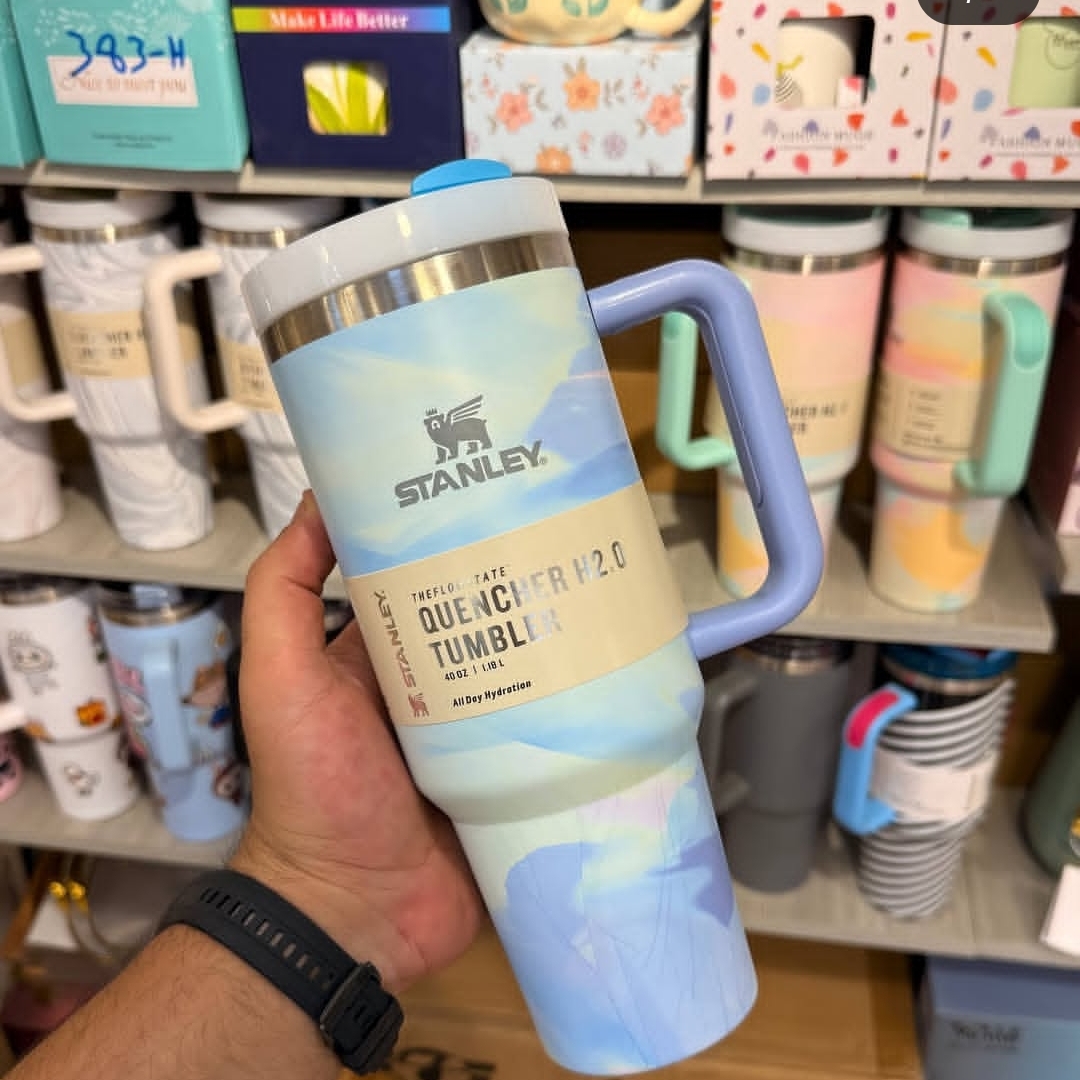 IMG_20250927_215429 ماگ استنلی دسته دار(۱.۱۸ لیتر ) Quencher H2.O Tumbler طرح رگه دار - Image 4